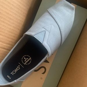 Brand New Toms